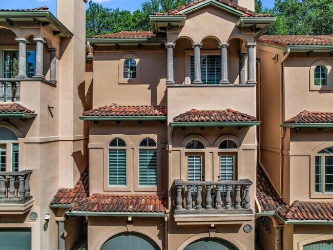 Building Photo - 1529 Barton Springs Rd