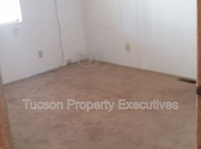 Building Photo - 3350 N Chapel Ave