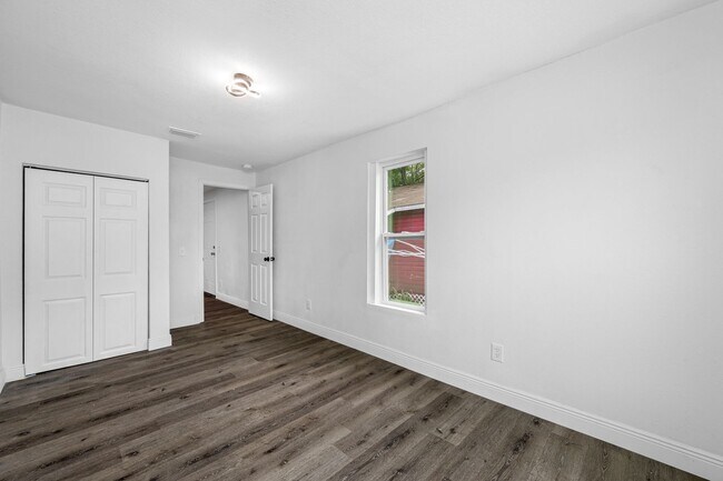 Building Photo - Fully Renovated 3-Bedroom, 2-Bathroom Home...