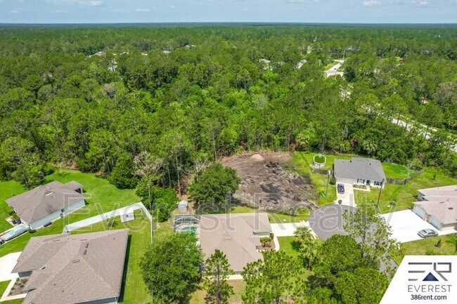 Building Photo - 13 Sleigh Bell Pl