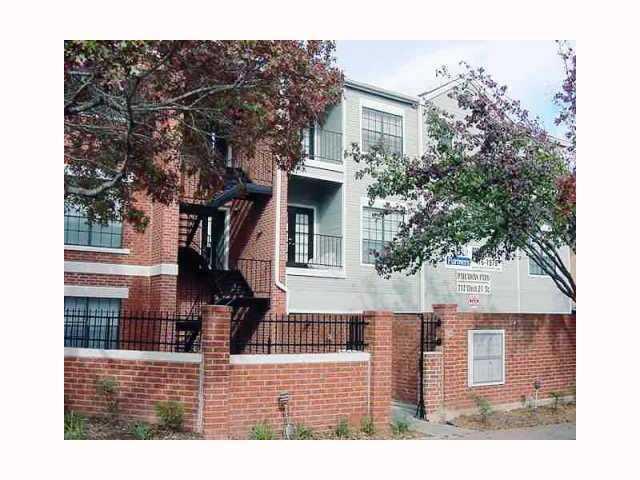 Building Photo - 712 W 21st St