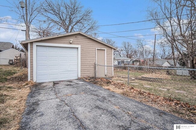 Building Photo - 7768 Maywood St