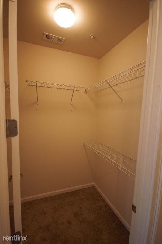 Building Photo - 2151 Peachford Rd