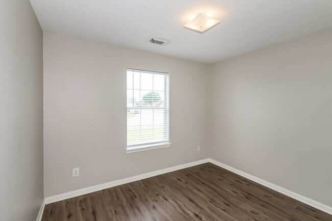 Building Photo - 6919 Garnet Trail Ln