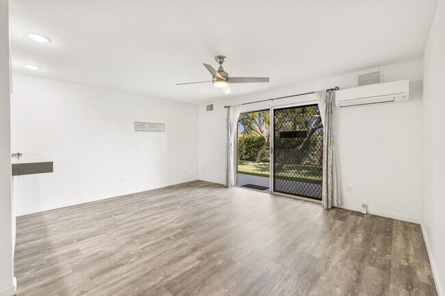 Building Photo - 77835 California Dr