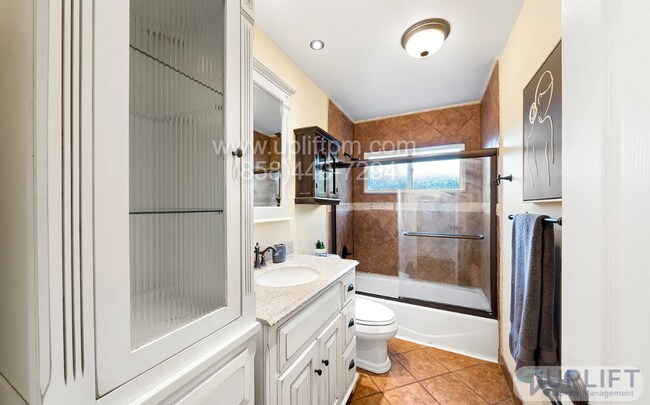 Building Photo - Charming 3-Bedroom Home with Bonus Living ...