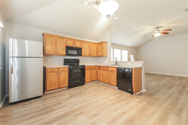 Building Photo - 822 Sycamore St