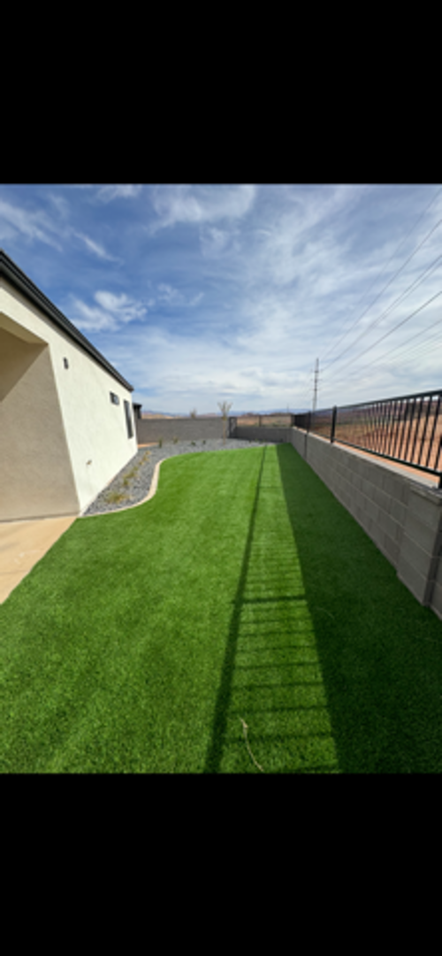 Building Photo - Beautiful 3-Bed Townhome with Amazing Amen...