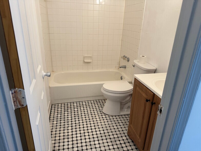 Building Photo - 509 Mosher St