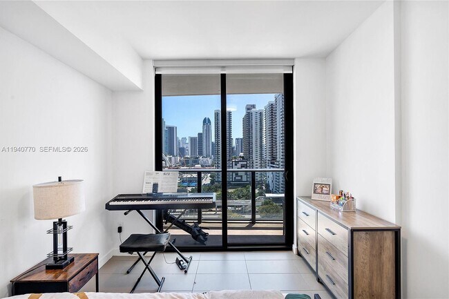 Building Photo - 1600 NE 1st Ave