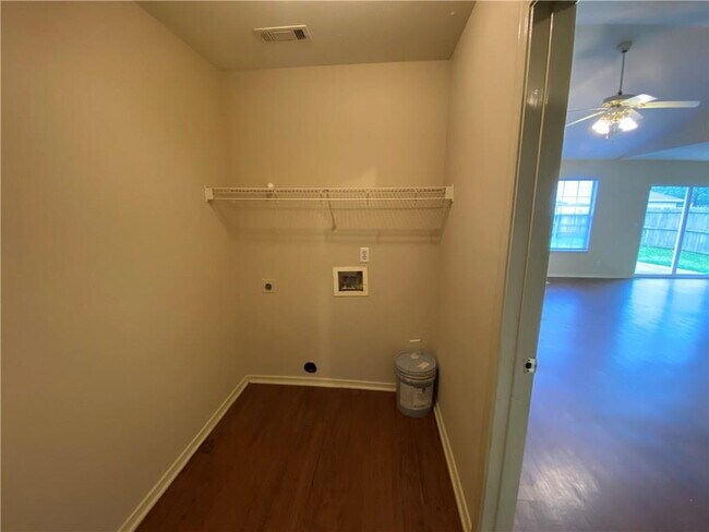 Building Photo - 1103 Ryan St