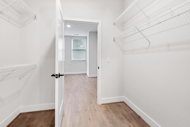 Building Photo - 1339 E St SE