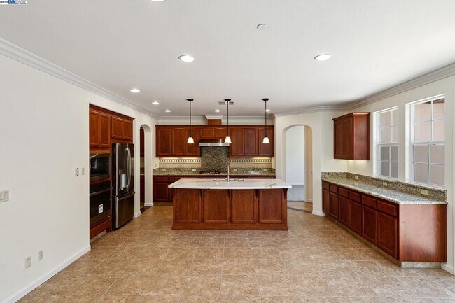 Building Photo - 2131 Chamomile Ct