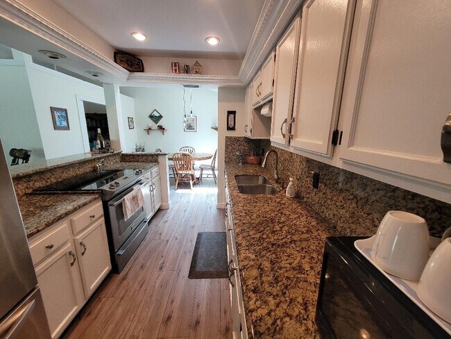 Building Photo - 3007 Bent Pine Dr