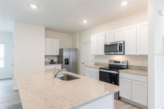 Building Photo - 4807 SW 51st Dr