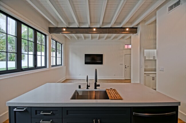 Building Photo - Completely Remodeled, Custom 3BR2BA Home w/ Spacious Floorplan, Amazing Indoor/Outdoor Space, Gat...