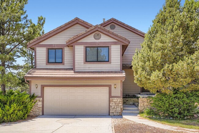 Primary Photo - 5 bed 3.5 bath Plum Creek home