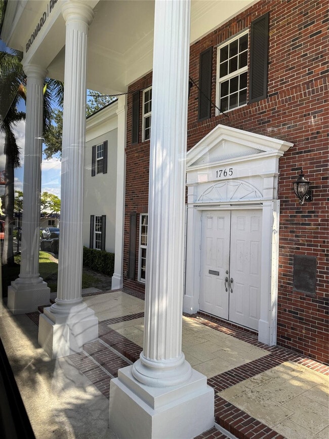 Building Photo - 3216 NE 13th St