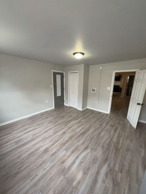 Building Photo - 209 Cattell St