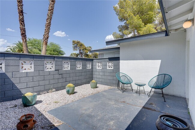 Building Photo - 1531 Commanche Dr