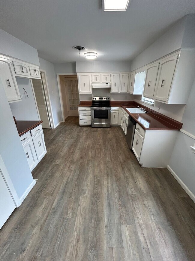 Building Photo - Location....Location....Location....