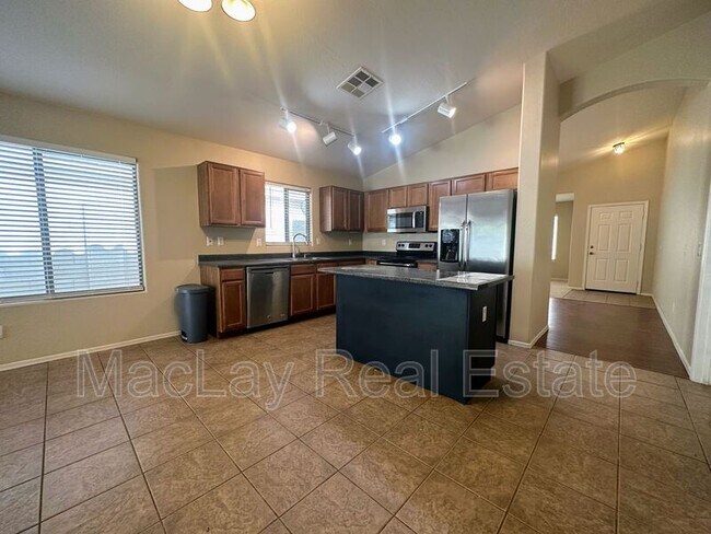 Building Photo - 45560 W Tulip Ln