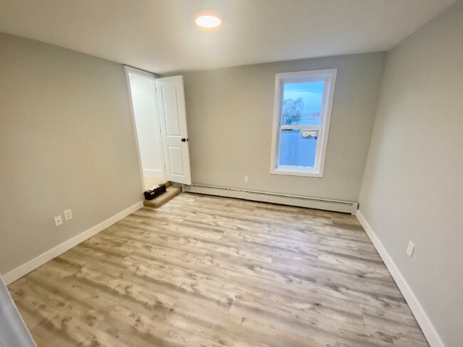 Building Photo - 114 Forest Ave