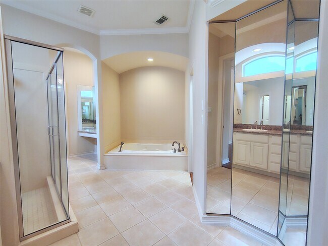 Building Photo - 5606 Grandwood Ln