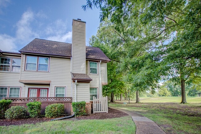 Building Photo - 2 Bed, 2 Bath Centrally Located Condo in G...