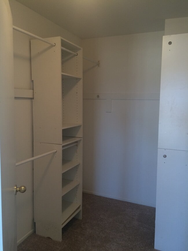 Building Photo - Southridge 4bed 2bath Beauty!