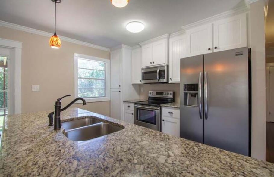 Building Photo - 1136 Carissa Dr