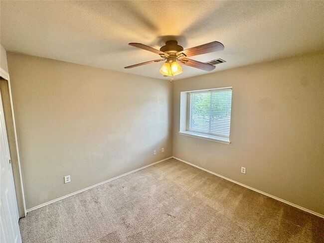Building Photo - 295 Strawn