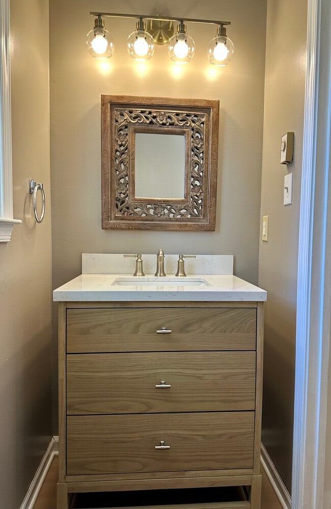 Building Photo - 4805 Candlelight Pl