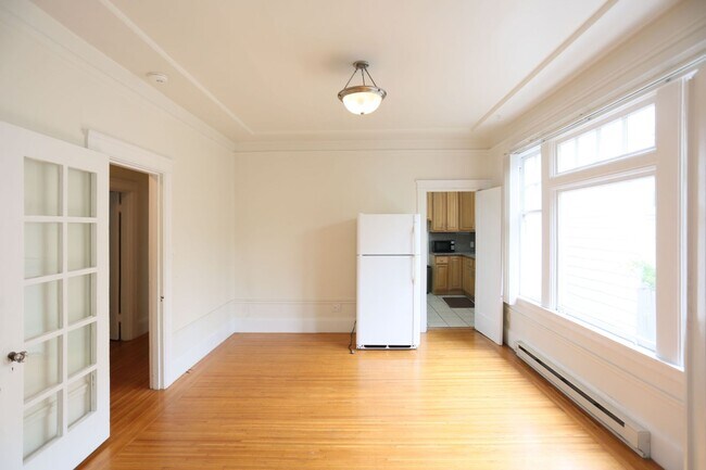 Building Photo - 312 20th Ave