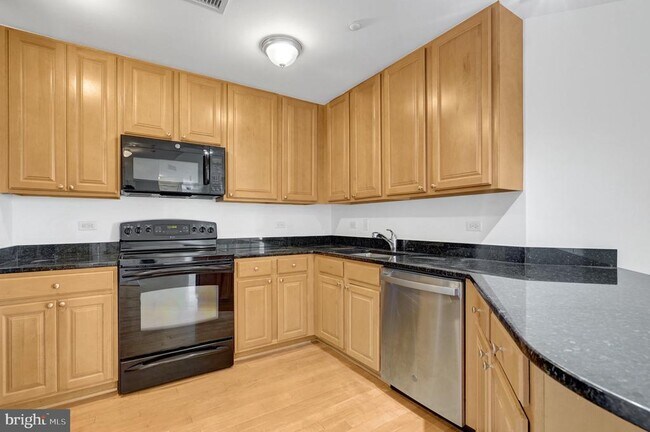Building Photo - 2720 S Arlington Mill Dr