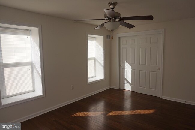 Building Photo - 132 Wendover St