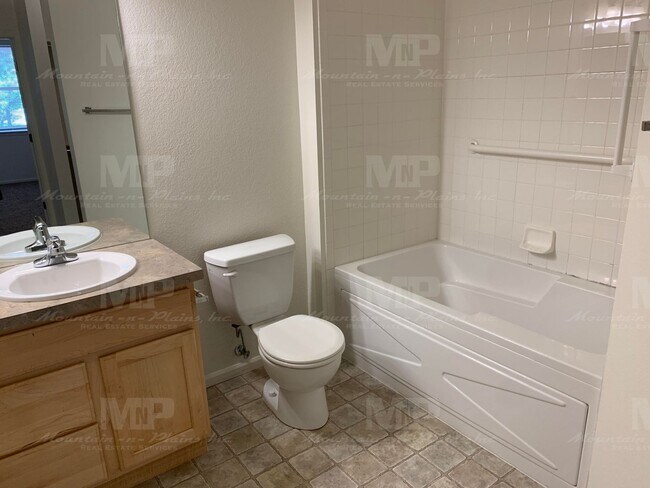 Building Photo - 1977 Grays Peak Dr