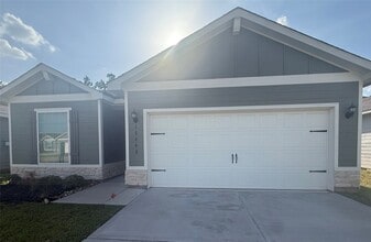 Building Photo - 15463 Maple Ter Dr