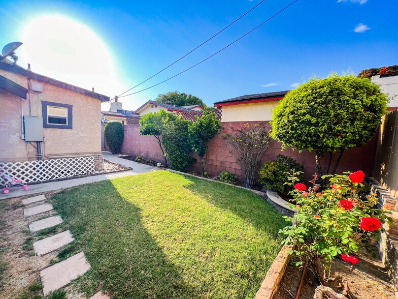 Building Photo - 1414 Amapola Ave