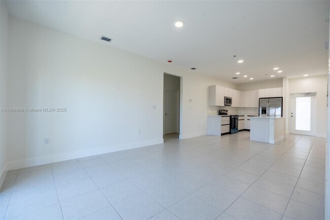 Building Photo - 8001 NW 41st St