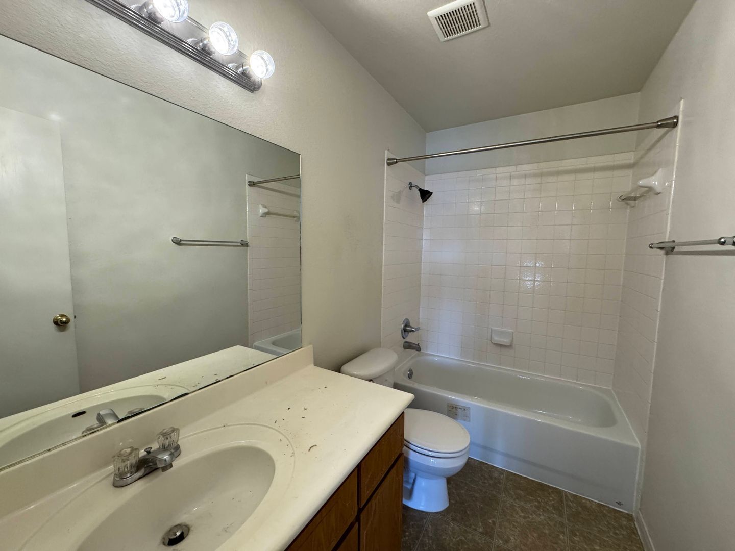 Building Photo - 404 Brittney Way