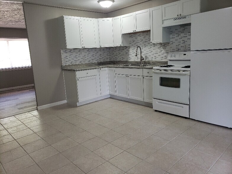 Building Photo - 6726 Baytree Dr