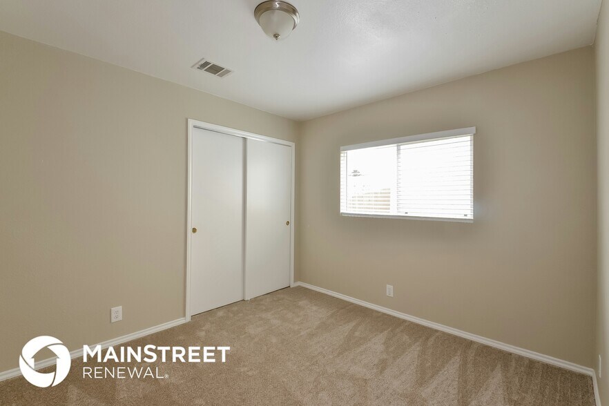 Building Photo - 315 Mallow Grove