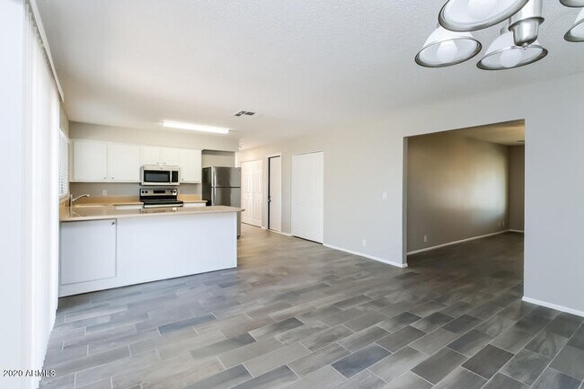 Building Photo - 4924 W Villa Rita Dr