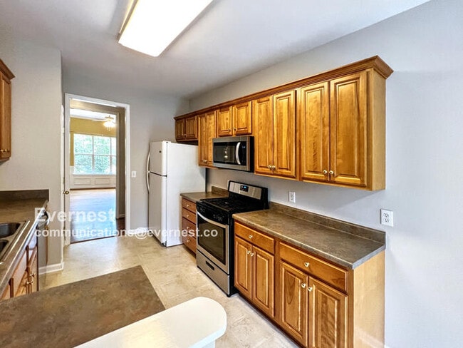 Building Photo - 205 Camellia Dr
