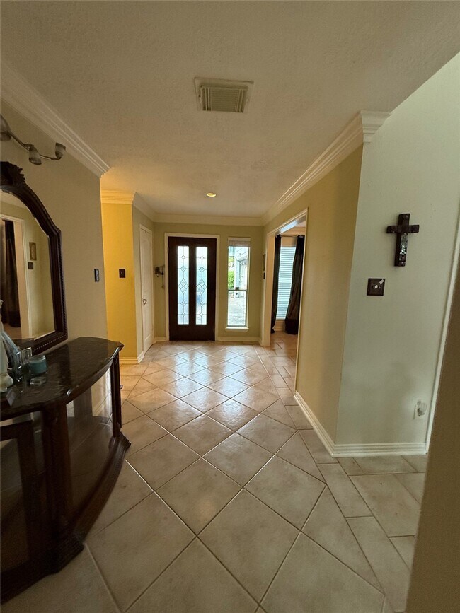 Building Photo - 2902 Arrowhead Dr