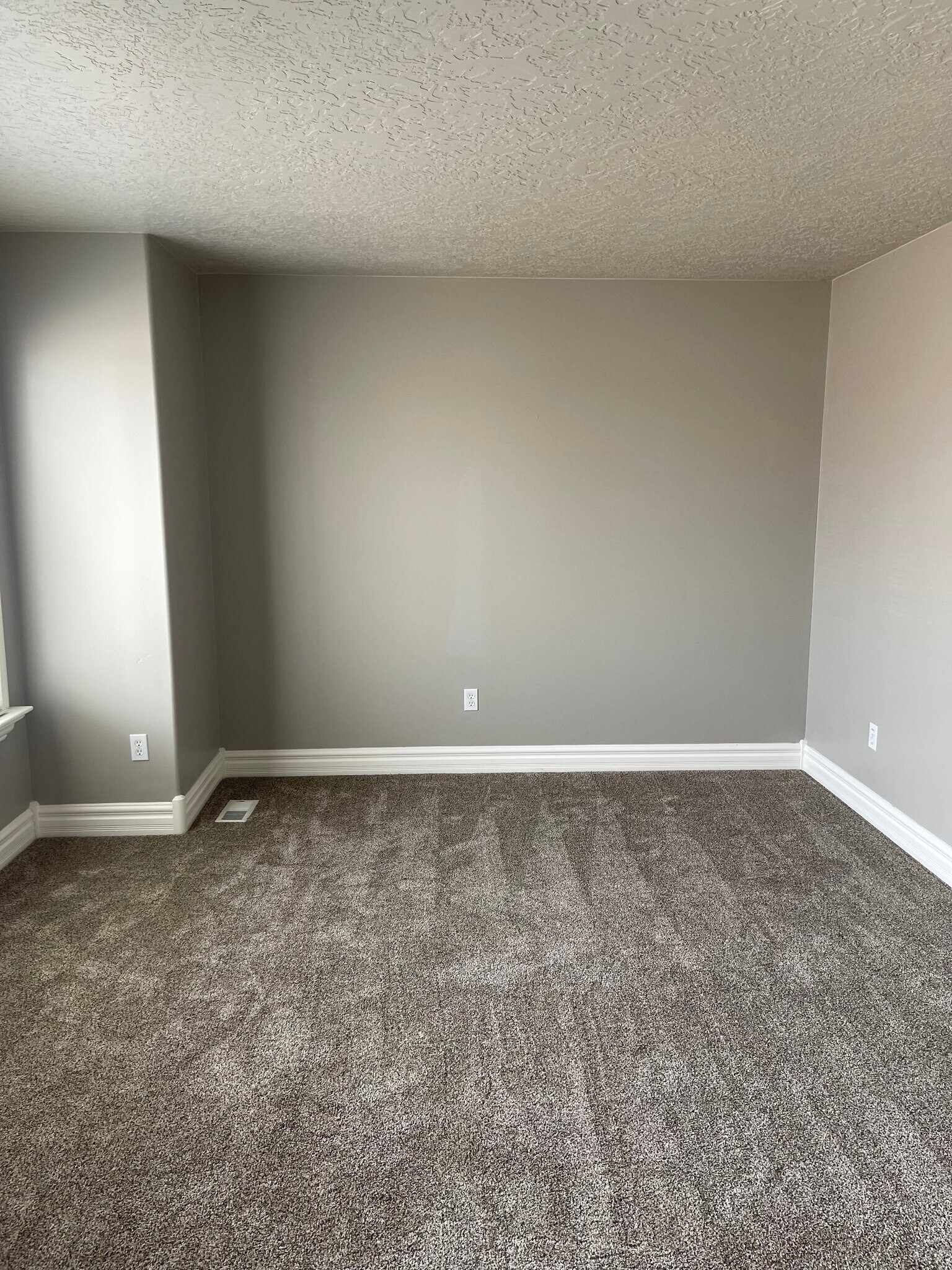 Building Photo - 1127 Elgin Ct