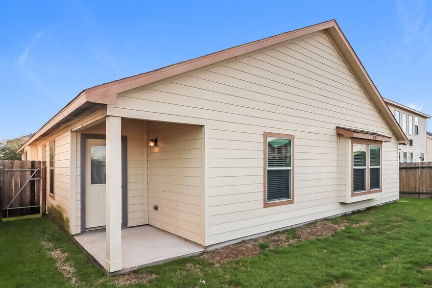 Building Photo - 19626 Little Pine Ln