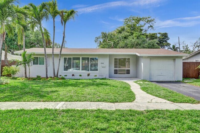 Primary Photo - 2114 N 42nd Ave
