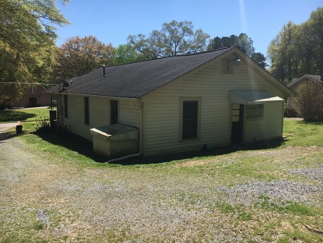 Building Photo - 3/1 House in Shannon Village $1050